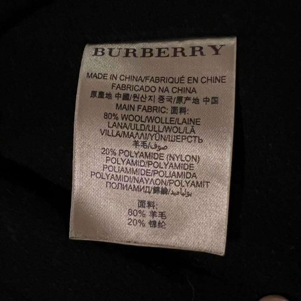 Authentic Burberry trench coat PRICE IS FIRM - Picture 4 of 5